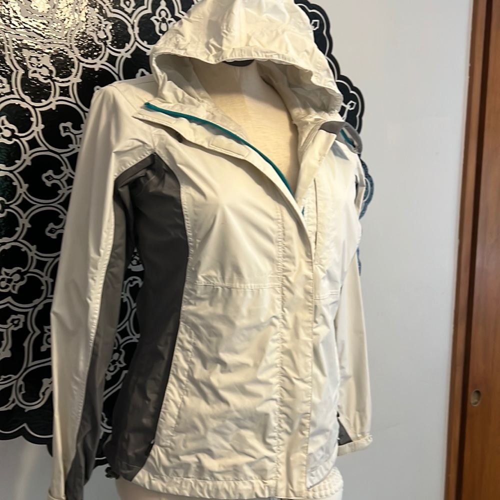 Cabelas rain coat